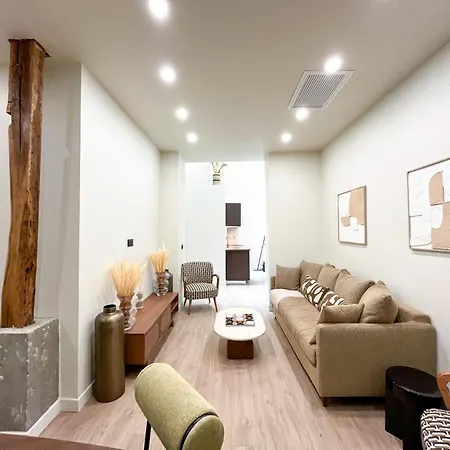 Apartment Urban Flat 199 - Parisian 5 Bedroom Flat *